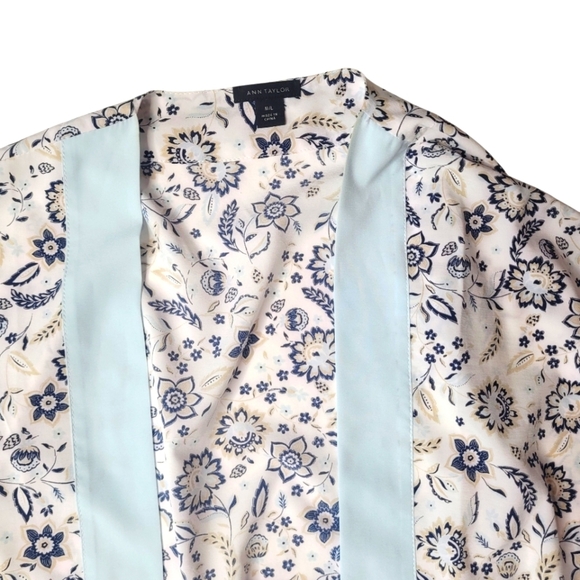 Ann Taylor Lightweight Kimono M/L - Picture 3 of 7